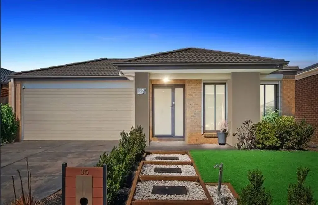 35 Clement Way, Melton South, VIC 3338