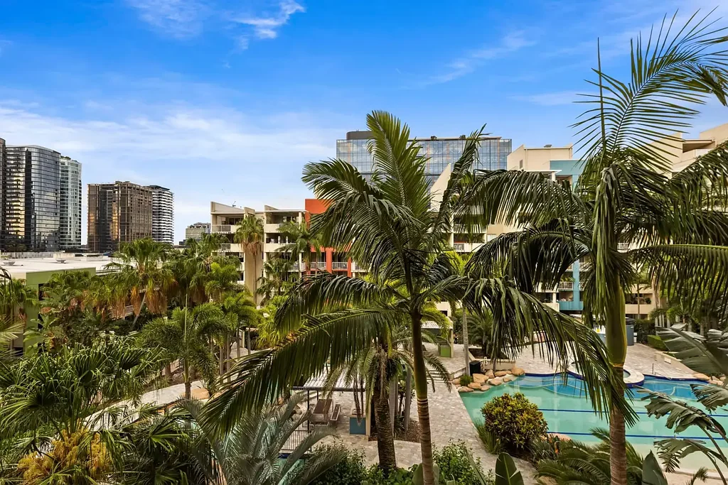 One-Bedroom Apartment with Resort-Style Facilities