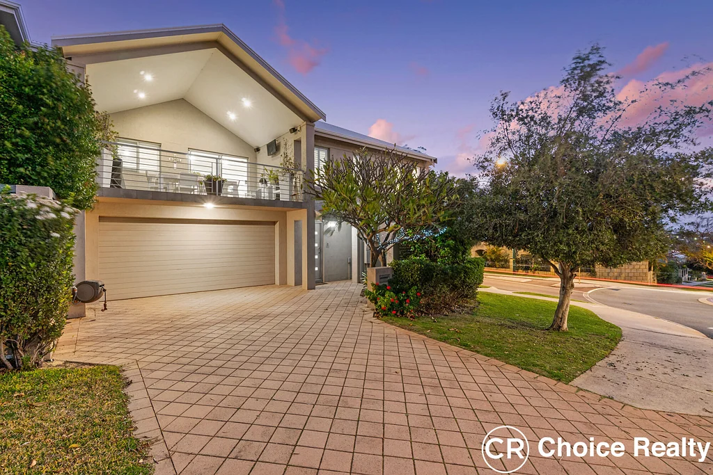 1/16A Moorland Street, Scarborough, WA 6019