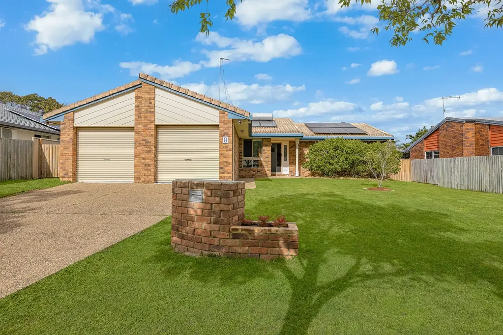 Currimundi 3침실 NORTH FACING BRICK & TILE HOME - CLOSE TO EVERYTHING
