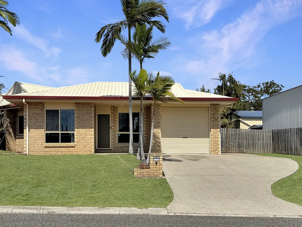 AIR CONDITIONED LOW SET BRICK HOME