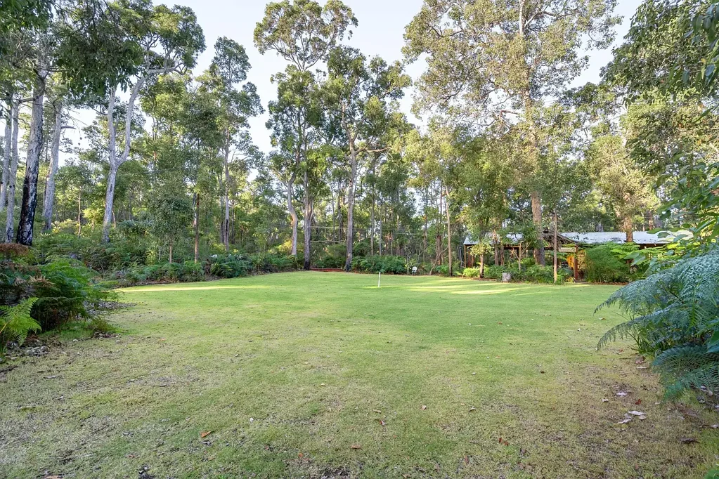 71 Leschenaultia Drive, Nannup, WA 6275