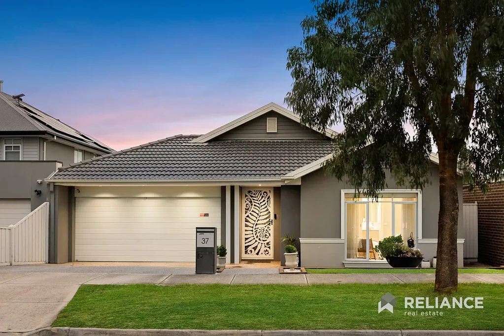 Point Cook 4ਬੈੱਡਰੂਮ East-Facing Porter Davis Hampton | Walk to Alamanda School | Premium Upgrades