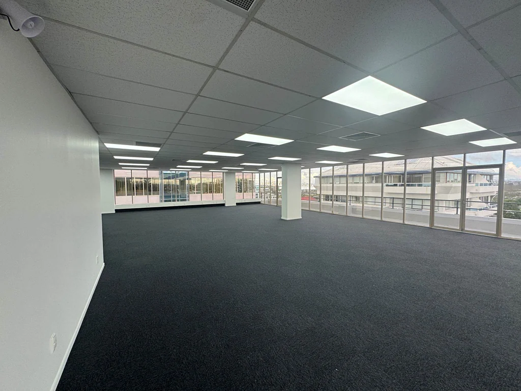 Takapuna EFFICIENT AND AFFORDABLE TAKAPUNA OFFICE 