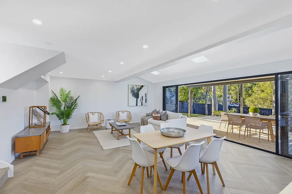 Wamberal 4房  Coastal Living with Style & Space
