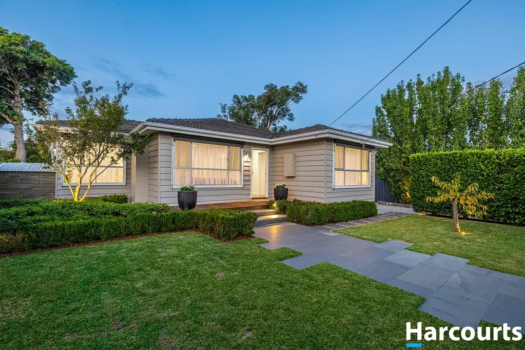17 Holme Road, Ferntree Gully, VIC 3156