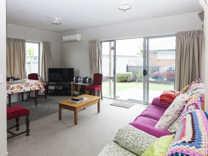 4 Saint Peters Close, Woolston, Christchurch, 2 habitaciones, 1 baños