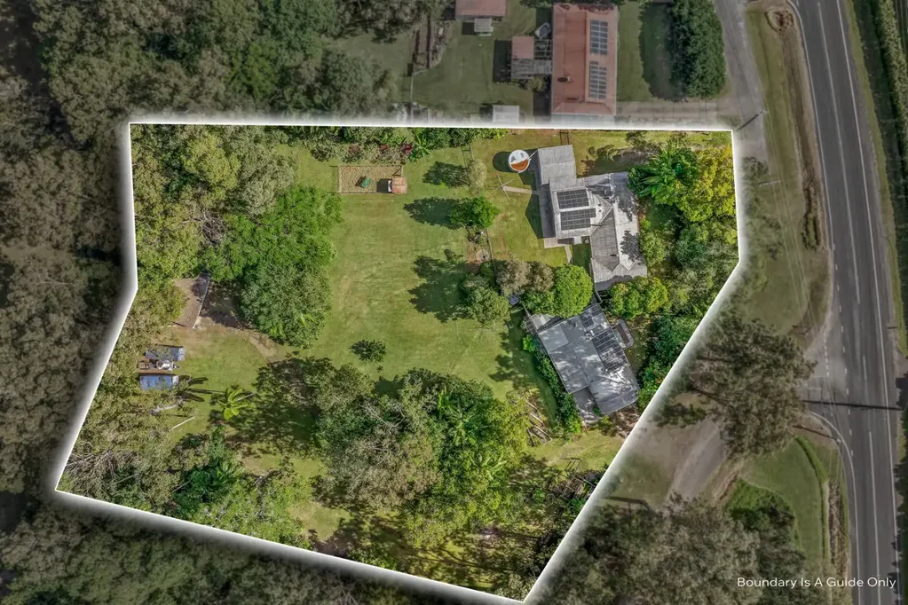 Beerwah 6침실 Dual Living on a Usable 7,520sqm (1.86 Acres) in the Heart of Beerwah