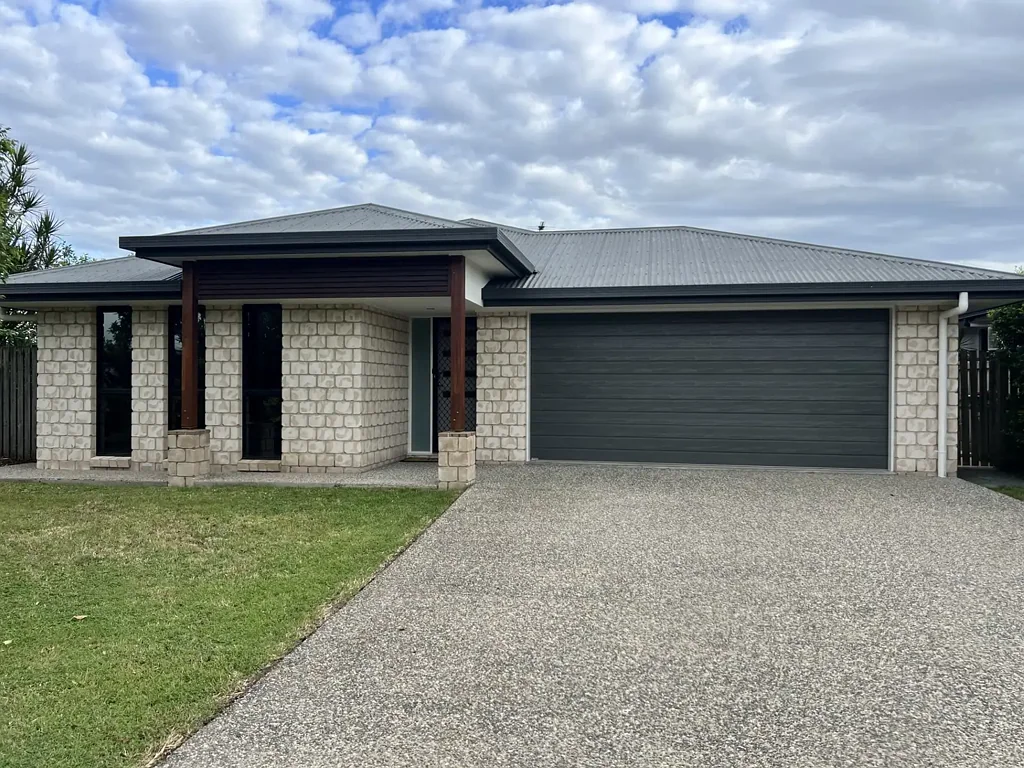 Marian 4Kwarto Perfect family home on corner block in Marian!