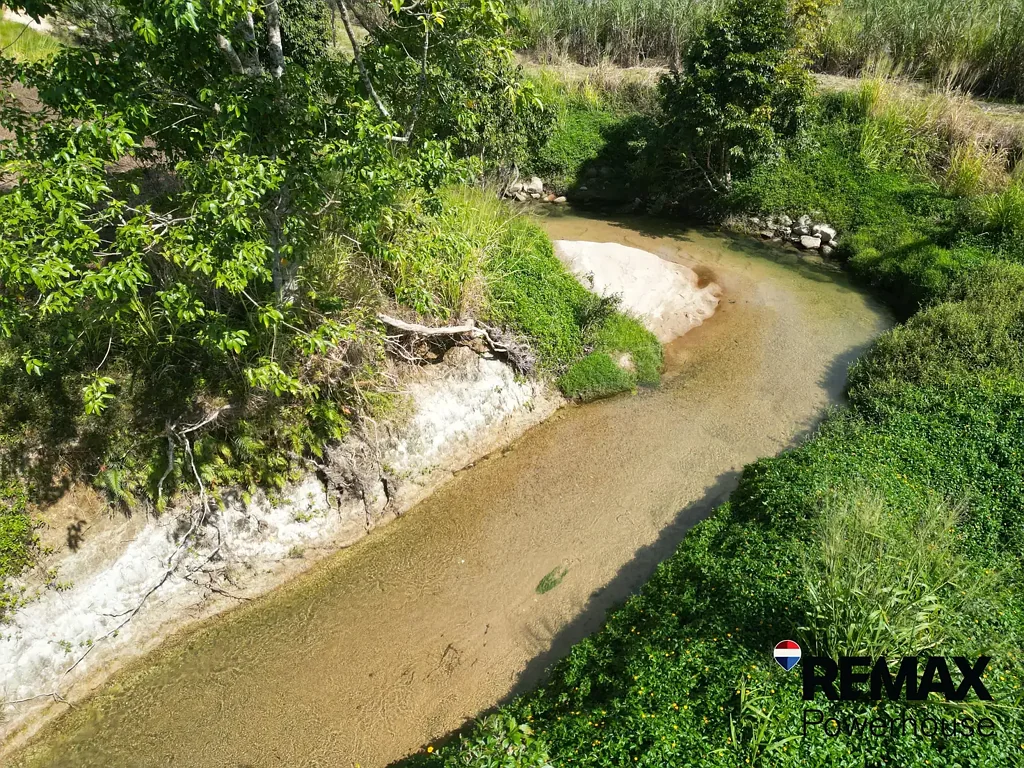 Midgenoo Creeks, Cane and Lifestyle