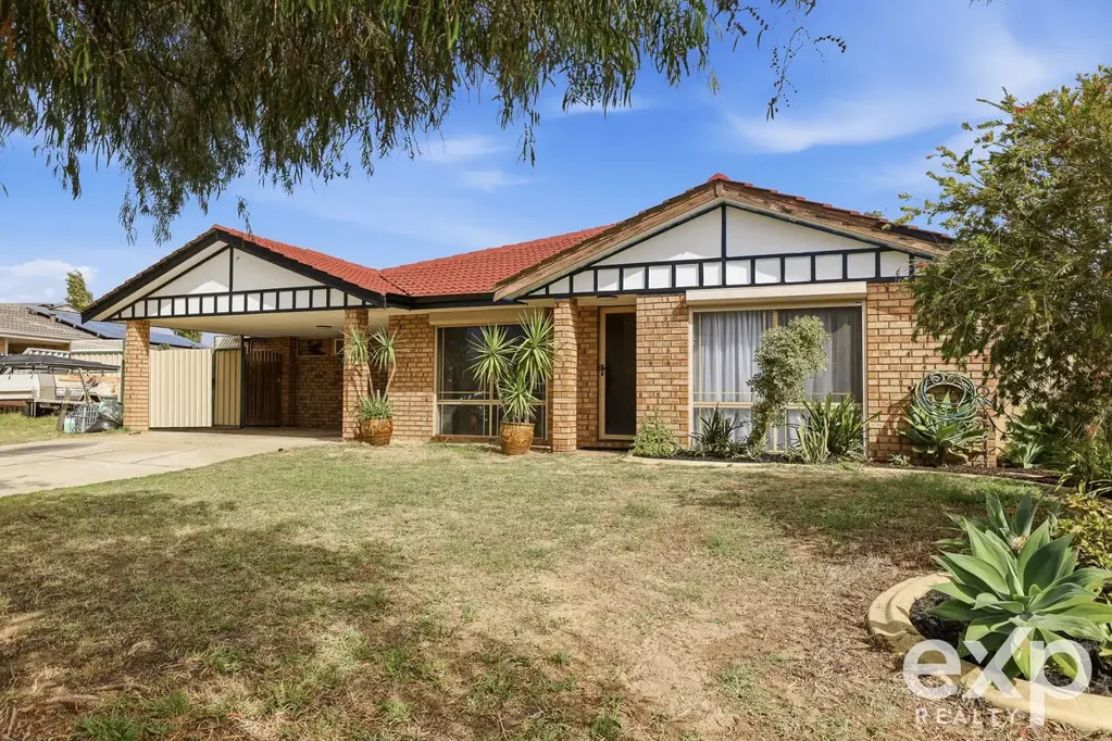 Warnbro 4房  SECOND CHANCE!!!! Family Home with spacious floor plan + Workshop