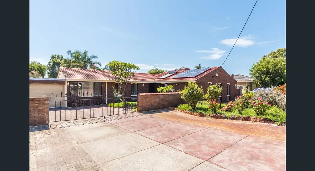BIG FAMILY HOME WITH A POOL