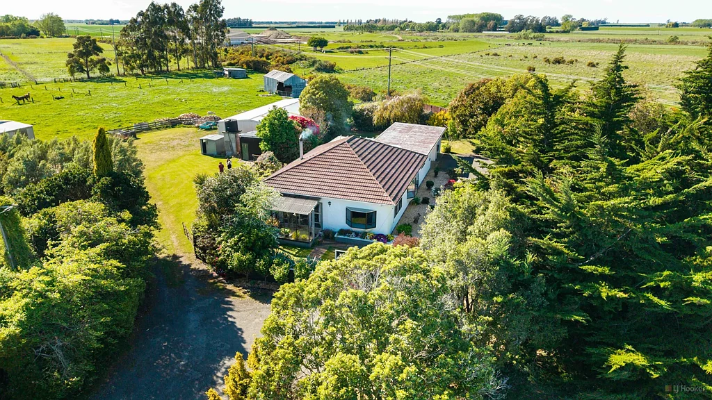 Waimate 3房  2 Titles, Irrigation, Woolshed, Walk in Chiller, Sheds Abundant.