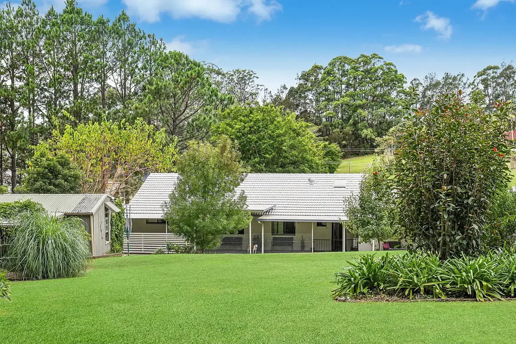 Nambucca Heads 5 Bedroom Spacious, Stylish & Versatile – Your Perfect Family Retreat Awaits!