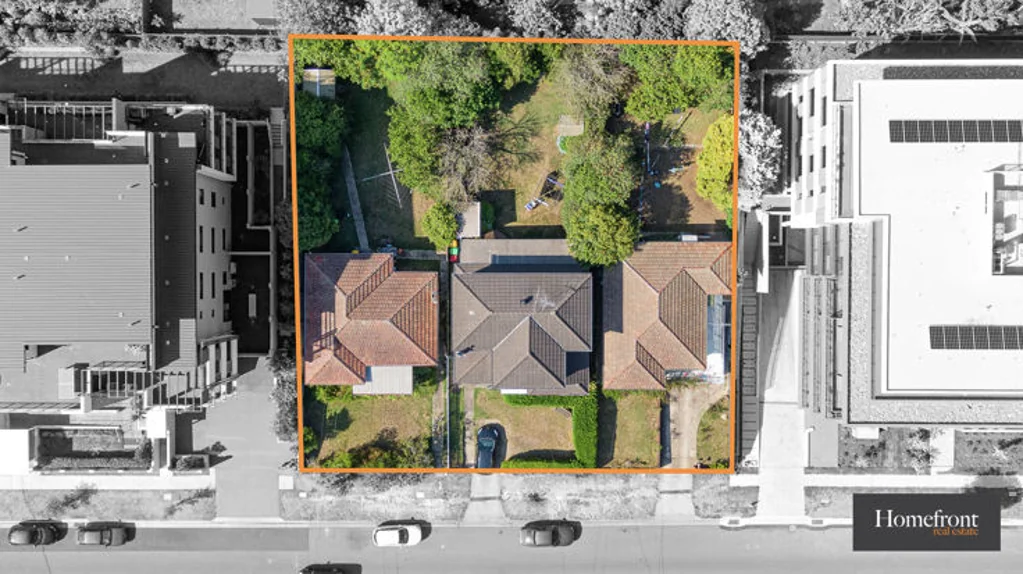 Thornleigh 9Kwarto 3 properties to be sold in one line or separately !