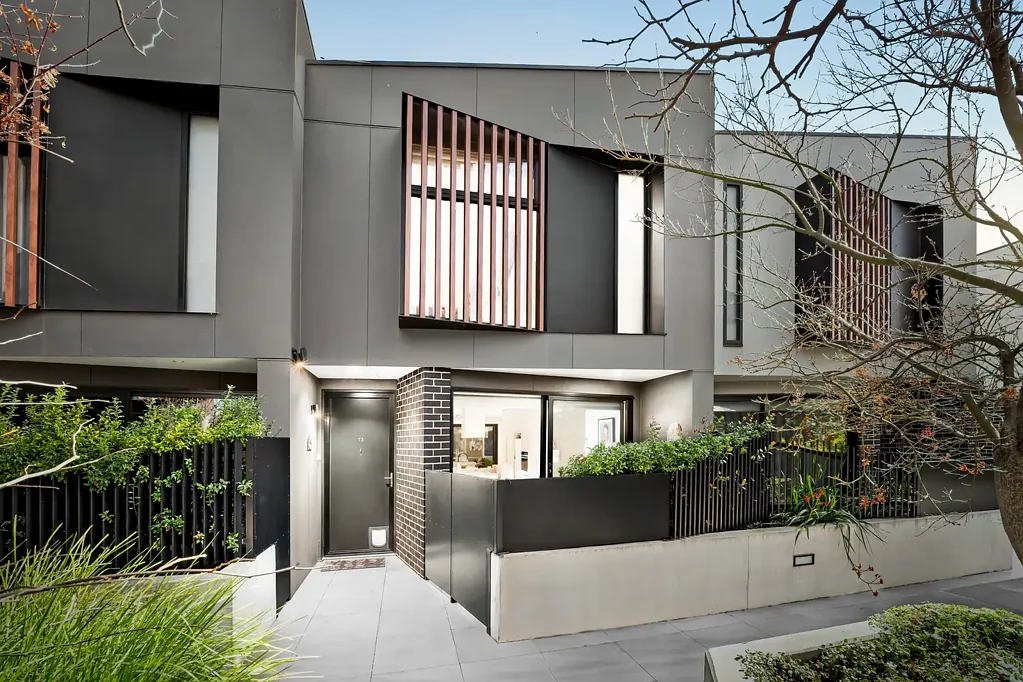 Bentleigh East 3कमरा Private Sanctuary. Architectural Excellence. Lifestyle Destination.