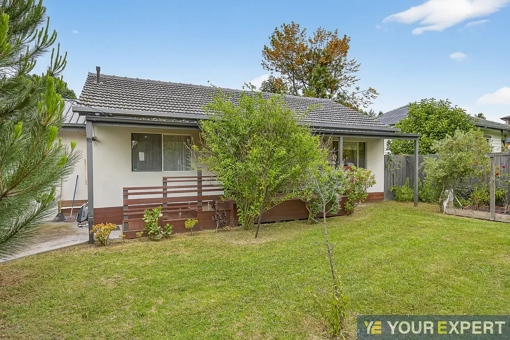 Dandenong North 4Zimmer Immaculate & Large Family Home