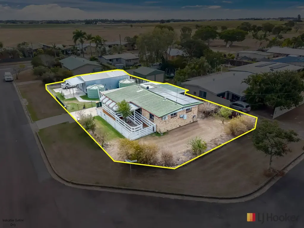 Bundaberg North 3 Slaapkamer SOLID BRICK HOME WITH HUGE SHED & EXTENSIVE UPGRADES
