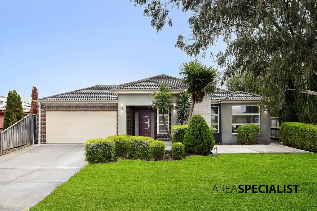 Pakenham 4Kwarto Space, Style, and Spotless Presentation in a Prime Location!