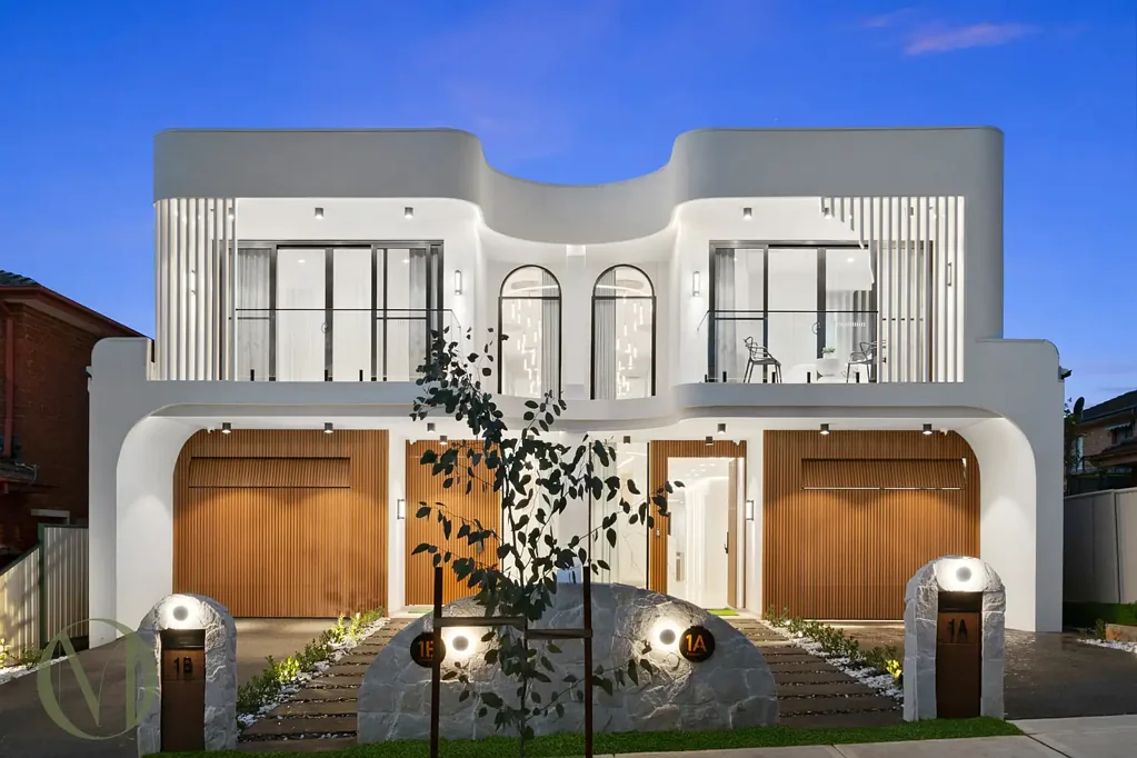 Ryde 5Kwarto Brand New Double Brick & Concrete Slab Luxury Residence with Pool