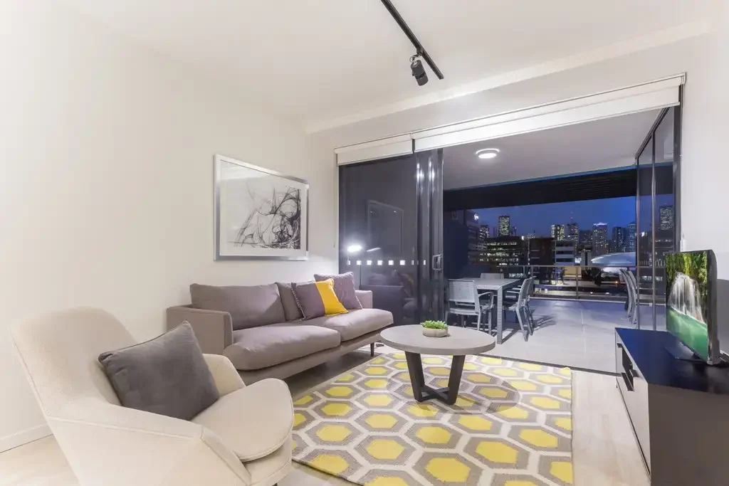 1 BEDROOM FURNISHED APARTMENTS IN THE ARENA COMPLEX