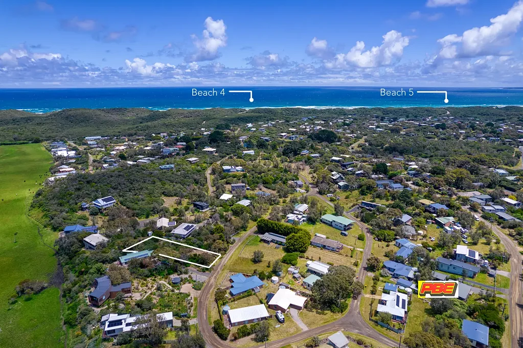 Venus Bay A large block with views