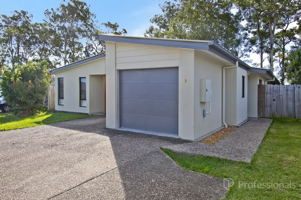 Cosy, Low Maintenance 2 Bedroom Duplex!