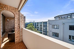 26/5-13 Hutchinson Street, Surry Hills