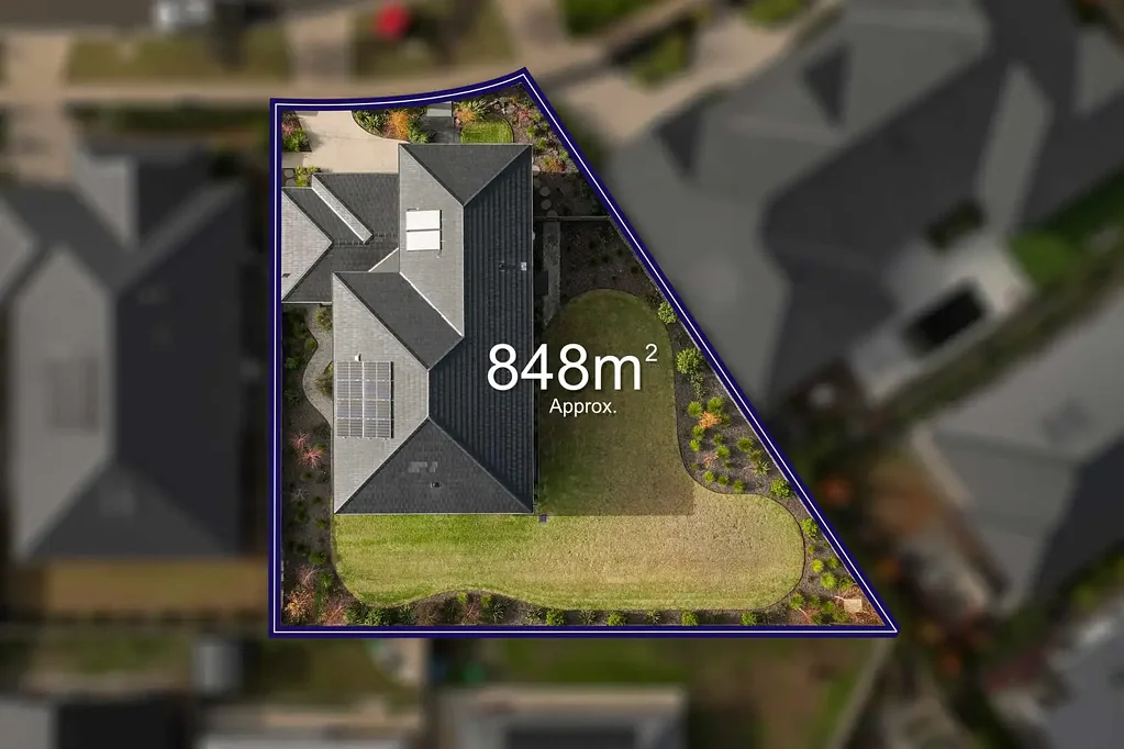 Sunbury 4 Bedroom Extravagant Family Luxury in the Redstone Estate