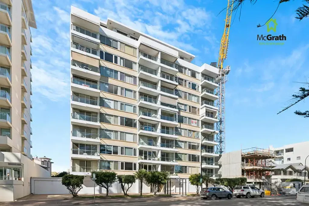 Glenelg 2房  Coastal ease with water views and parkside outlook