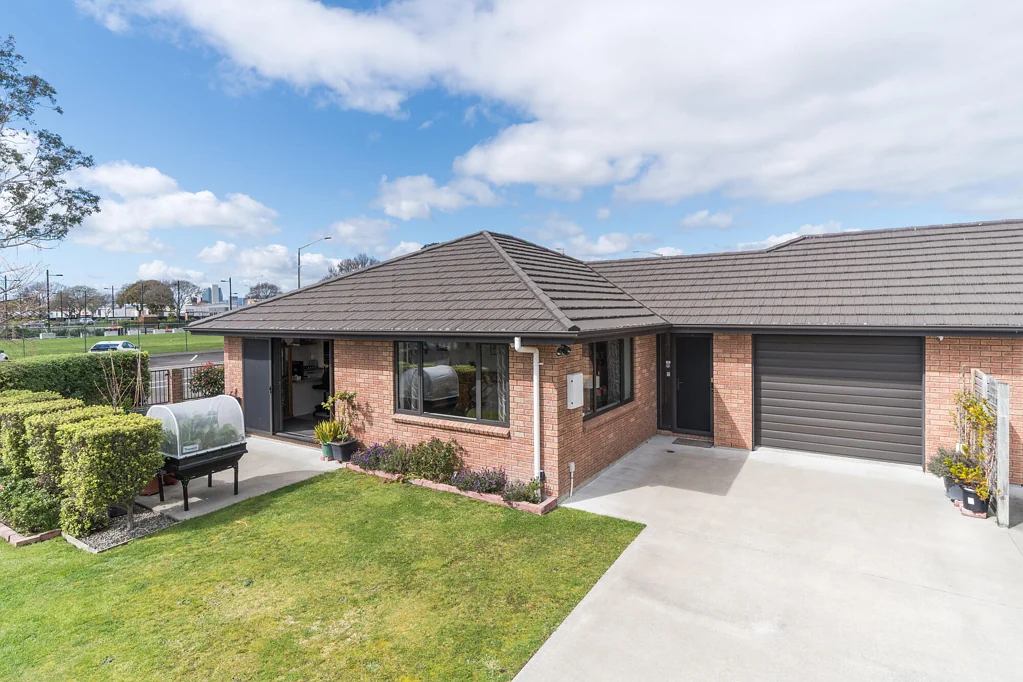 Palmerston North Central 2બેડરૂમ Modern, Sunny & Central - Easycare Brick!
