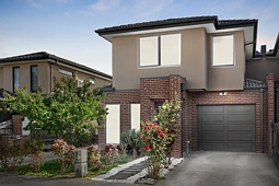 2/11 Moore Avenue, Clayton South