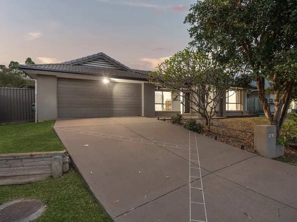 Augustine Heights 4બેડરૂમ Sought-After Family Setting | Large Corner Block!