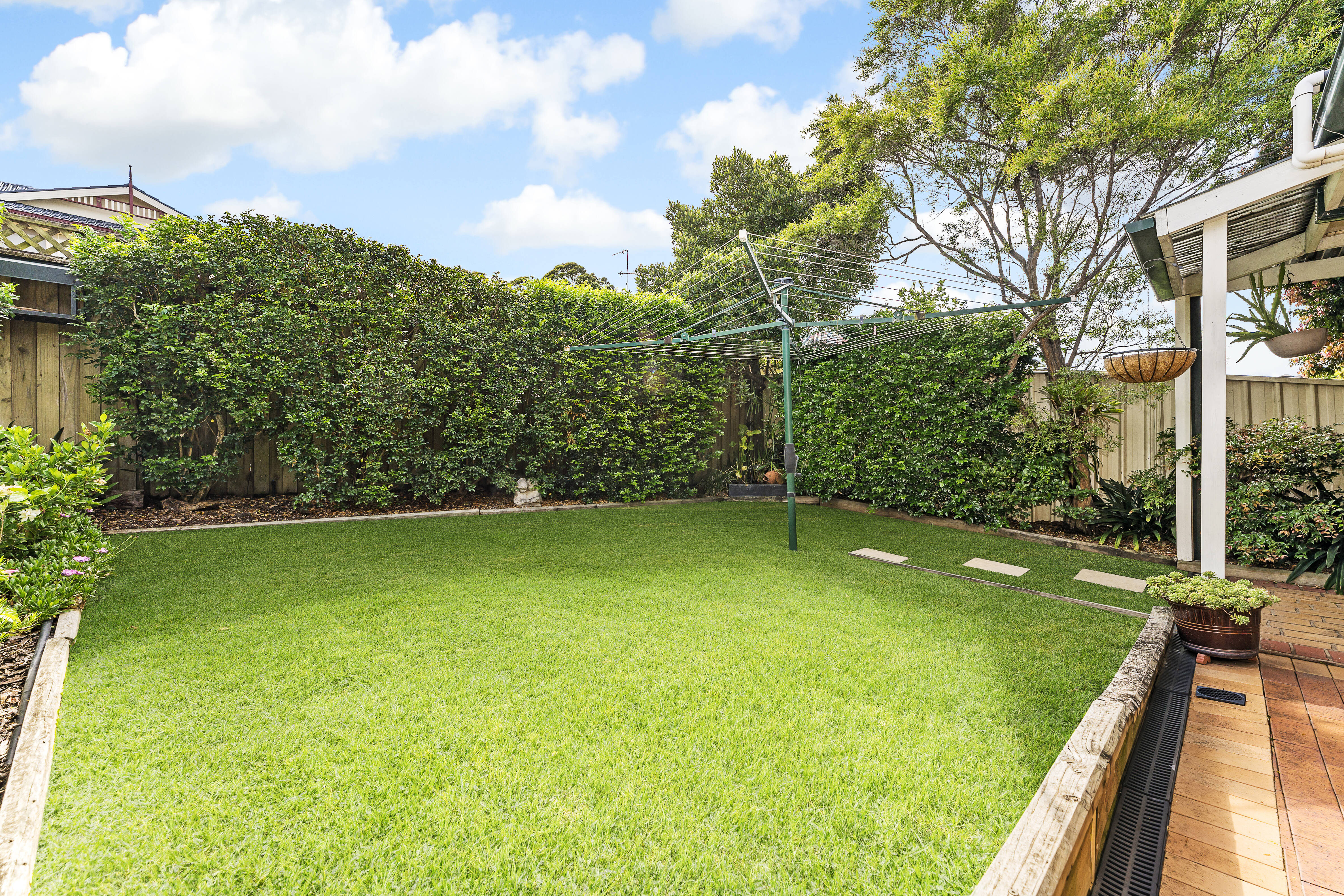 33 STENHOUSE DR, MOUNT ANNAN NSW 2567, 0 chambres, 0 salles de bain, House