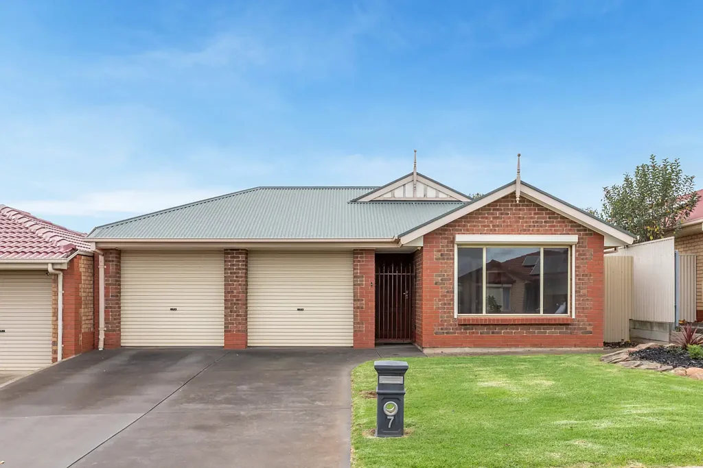 Well-Presented Family Home in Convenient Blakeview Location