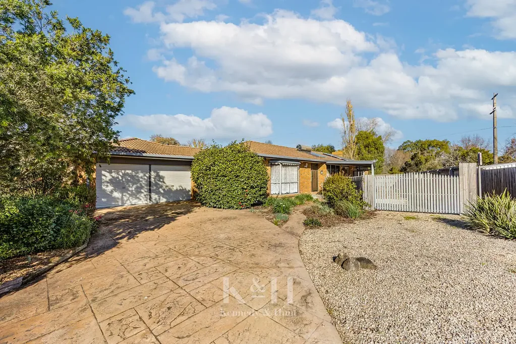 Gisborne 3कमरा Old-World Township Beauty on 1,124m2 (Approx.)