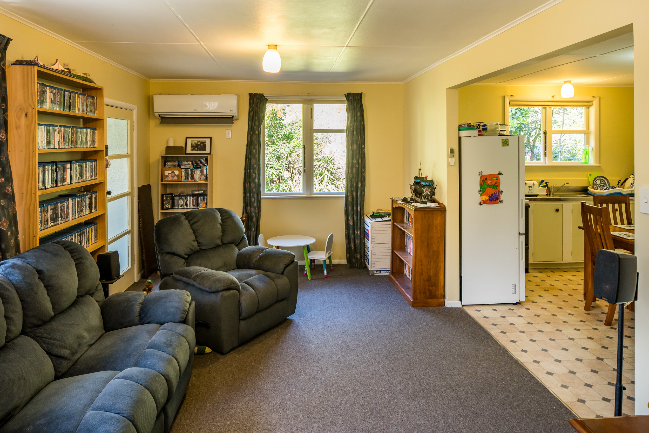 66 Tilley Road, Paekakariki, Kapiti Coast, 3 phòng ngủ, 1 phòng tắm