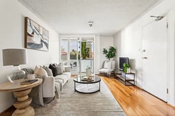 3/49 Universal Street, Eastlakes