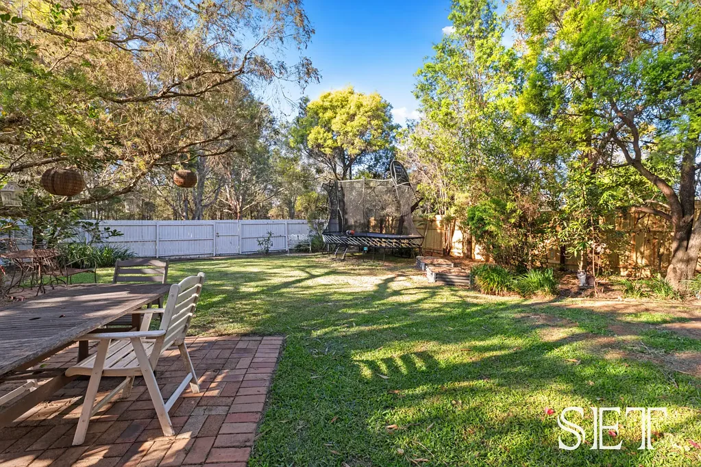 Oxley 3Kwarto Renovated Home with Dual-Living Potential & Park Views