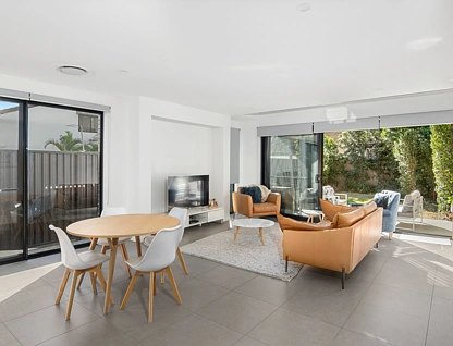 2/5 Gardenia Grove, Burleigh Heads, Gold Coast, 4 Bedrooms, 3 Bathrooms, Apartment