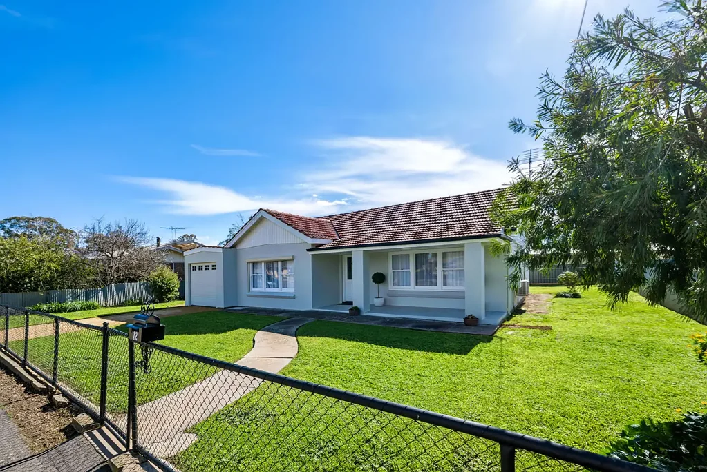 Riverton 3कमरा Beautifully Renovated Home with Bonus Teenage Retreat