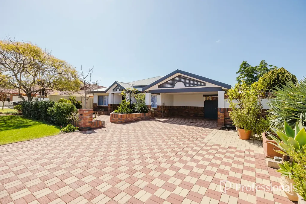 Marangaroo 4房  RENOVATED KITCHEN