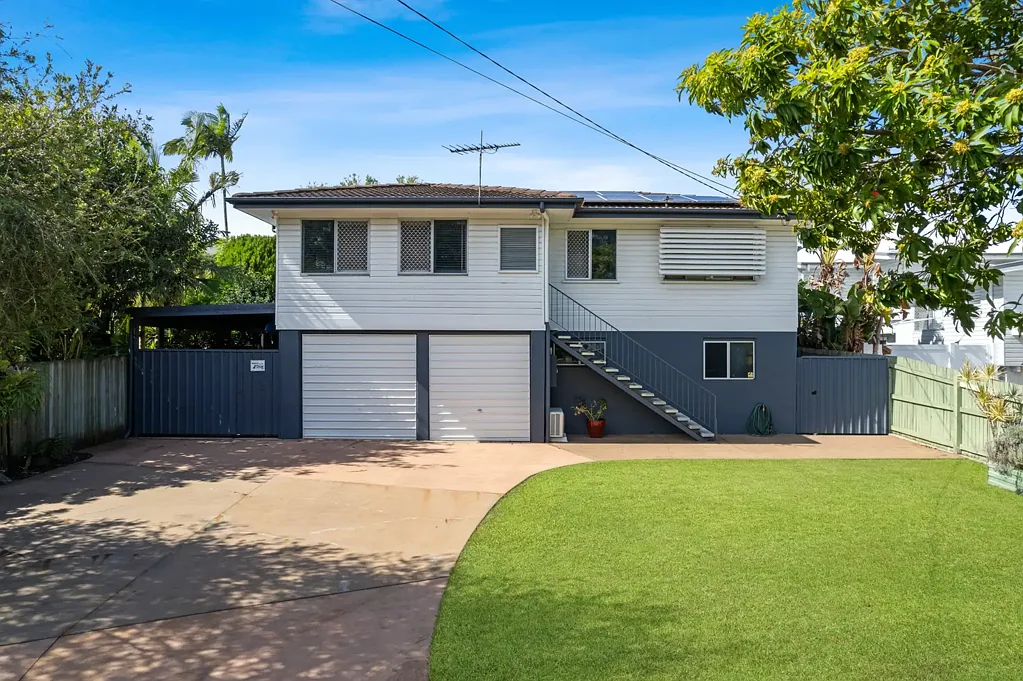 Margate 4chambre Modern Coastal Living with Room for the Whole Family