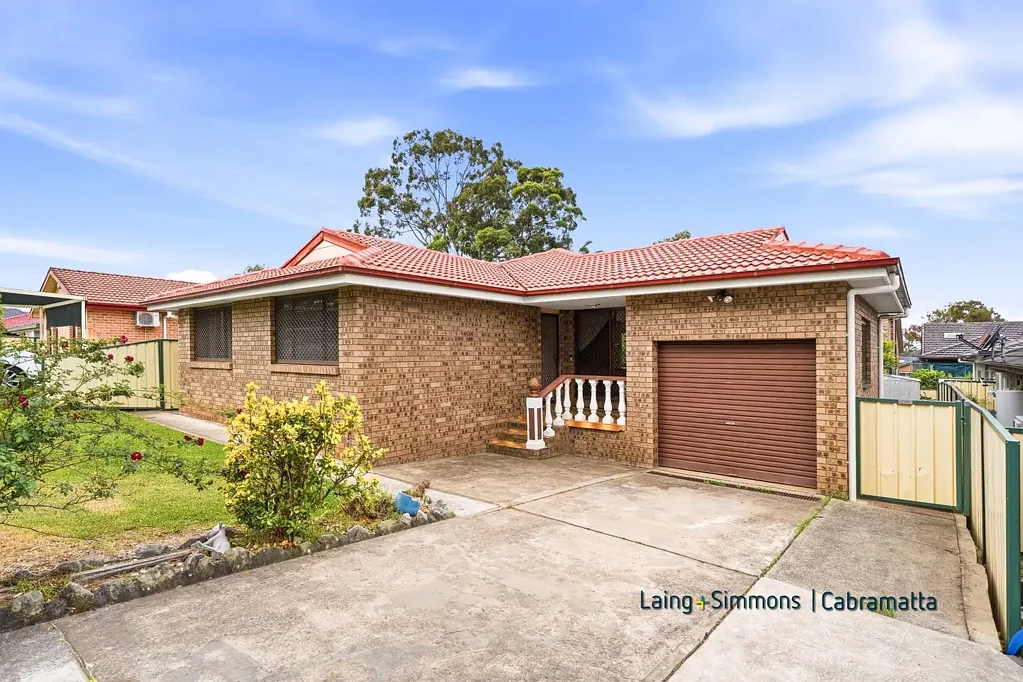 Green Valley 3ਬੈੱਡਰੂਮ SPACIOUS FAMILY HOME WITH GRANNY FLAT POTENTIAL