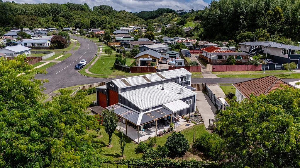 Kawerau 3Moenga High-Stud Garage, Prime Kawerau Position