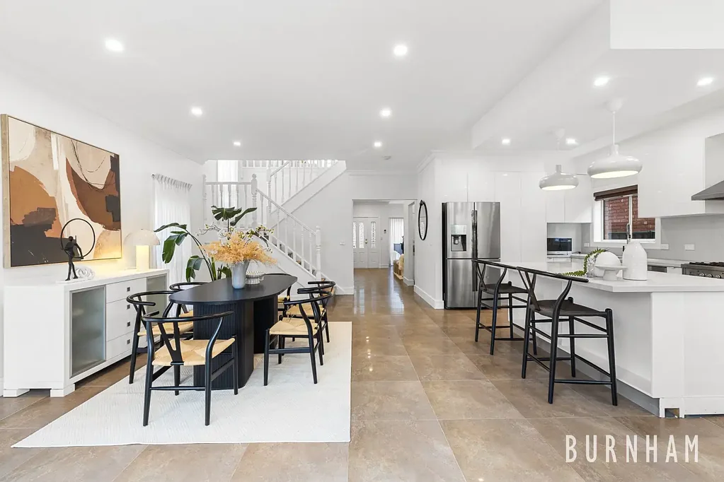 Footscray 4chambre Family-Sized Living in Central Footscray on a Coveted 480m²
