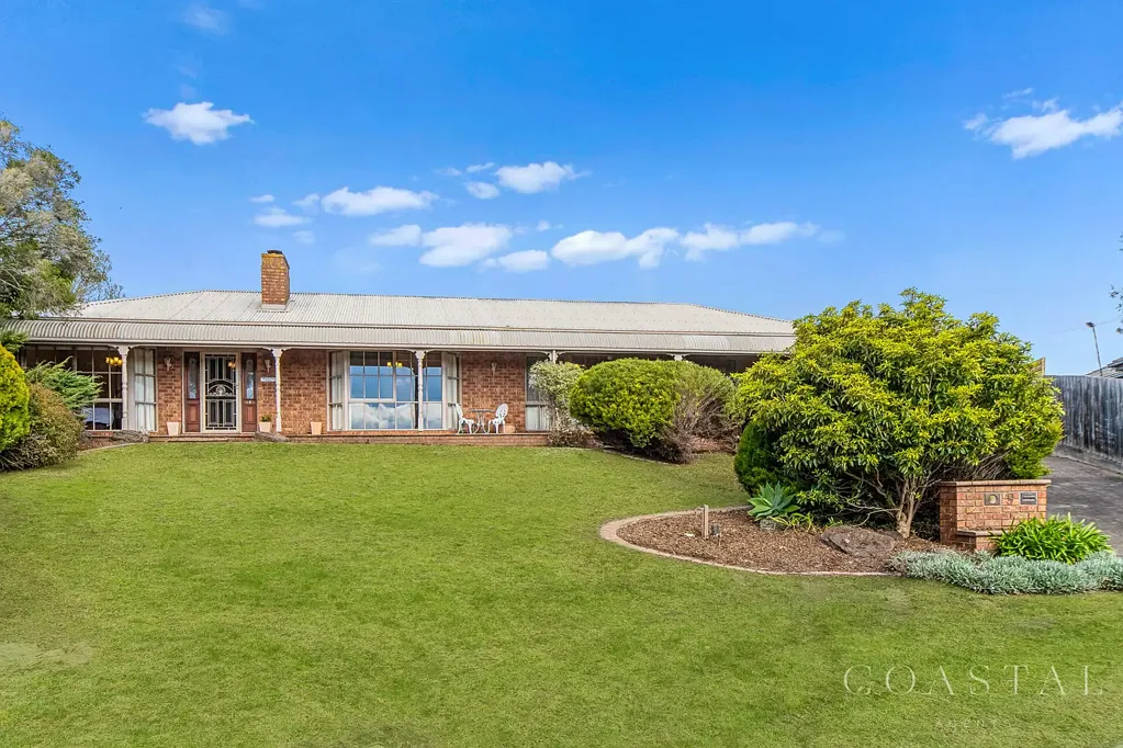 Frankston South 4房 宽敞舒适的家庭住宅，未来增值潜力巨大 Spacious Family Comfort with Future Potential to Add Value