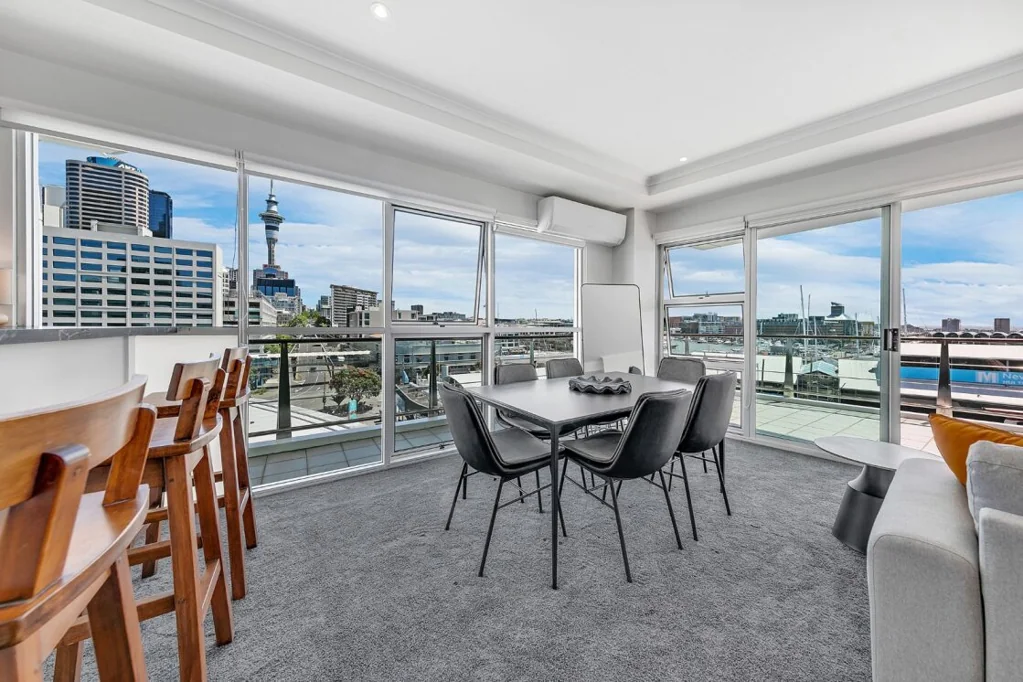 Auckland Central 2 Bedroom Spectacular Waterfront Views