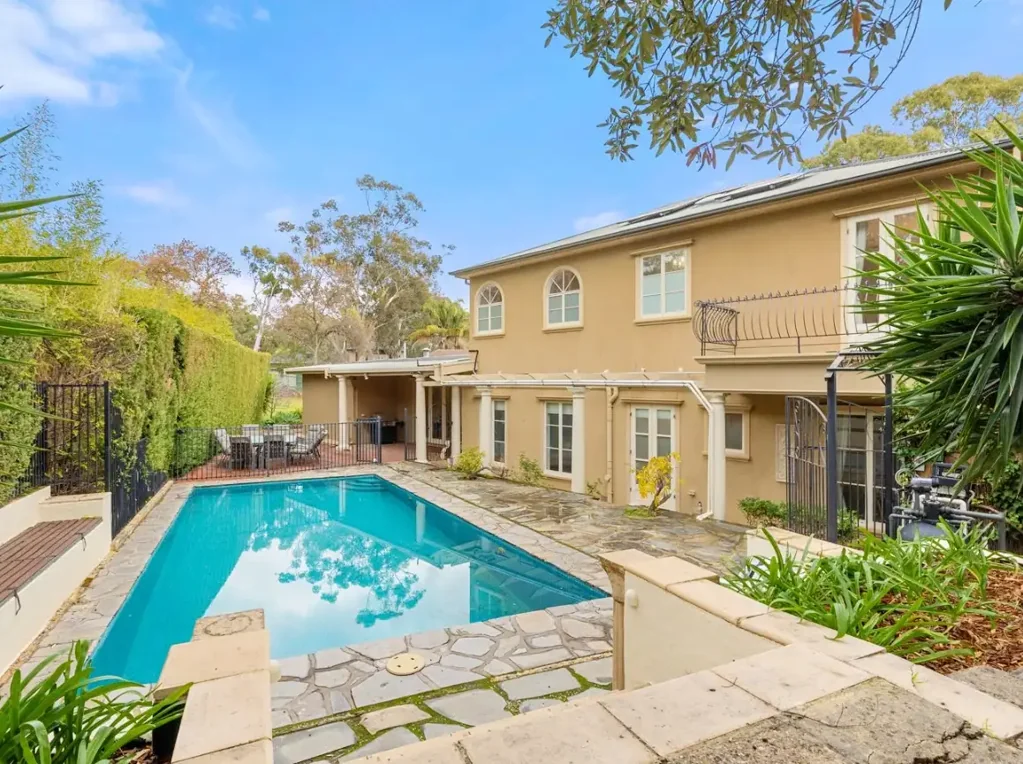 Elegant and Timeless - Exceptional Outdoor Entertaining