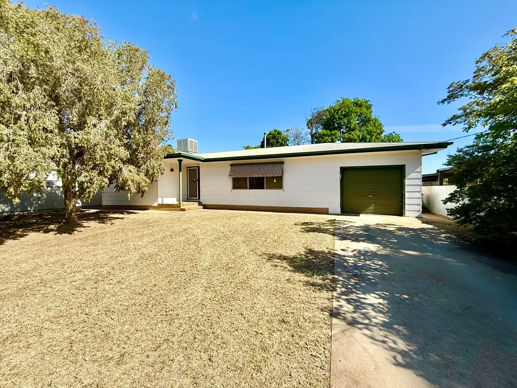 454 Church Street, Hay, NSW 2711